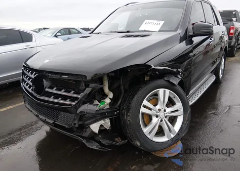 2015 Mercedes-Benz Ml 350 4Matic z USA, uszkodzony, nr VIN 4JGDA5HB3FA502839